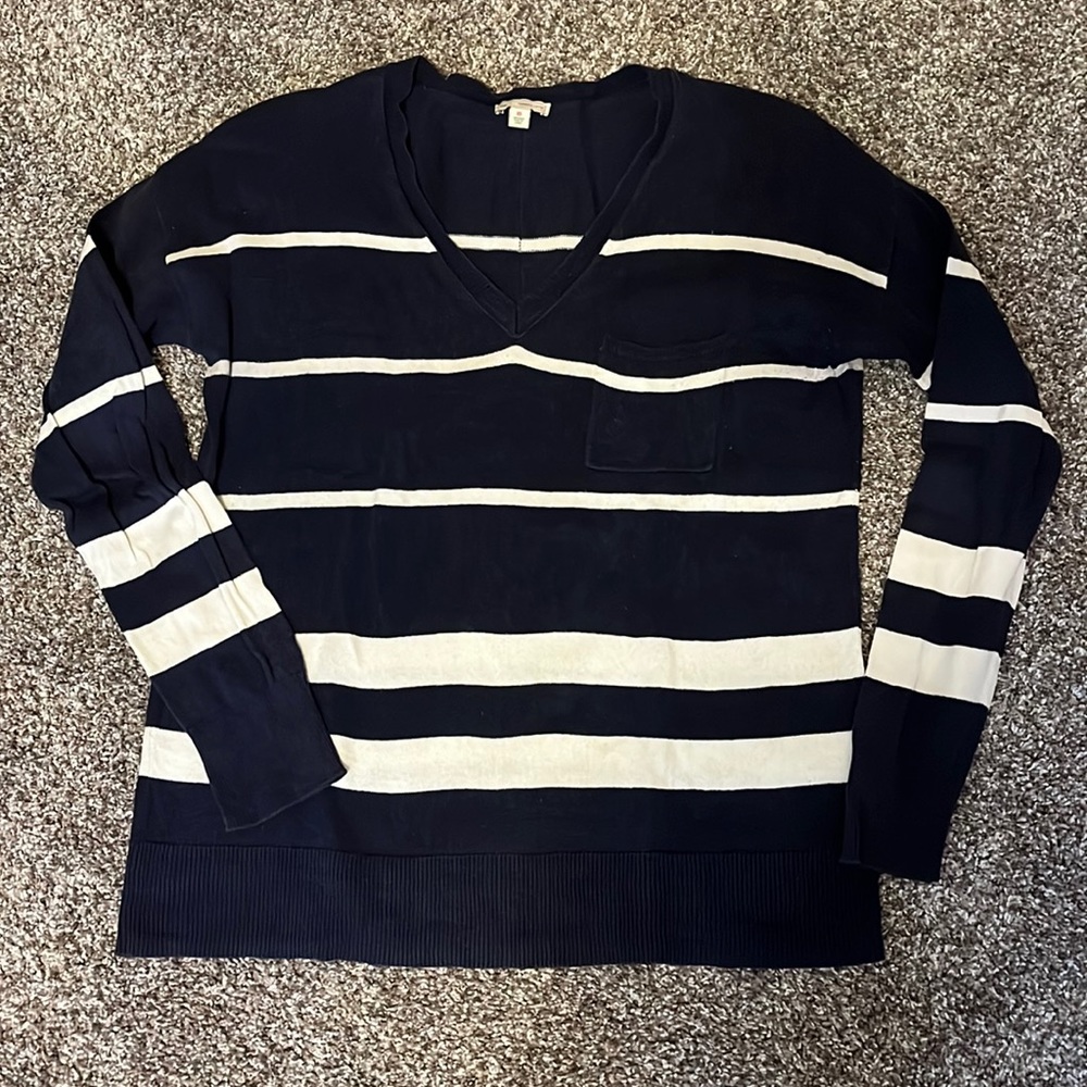 Gap women’s XS navy white v-neck striped sweater
